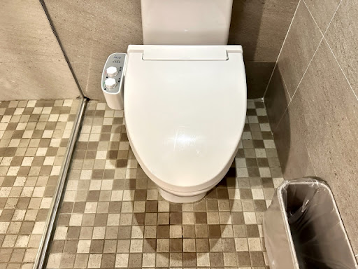 トイレの臭いが発生しやすい場所と対処法
